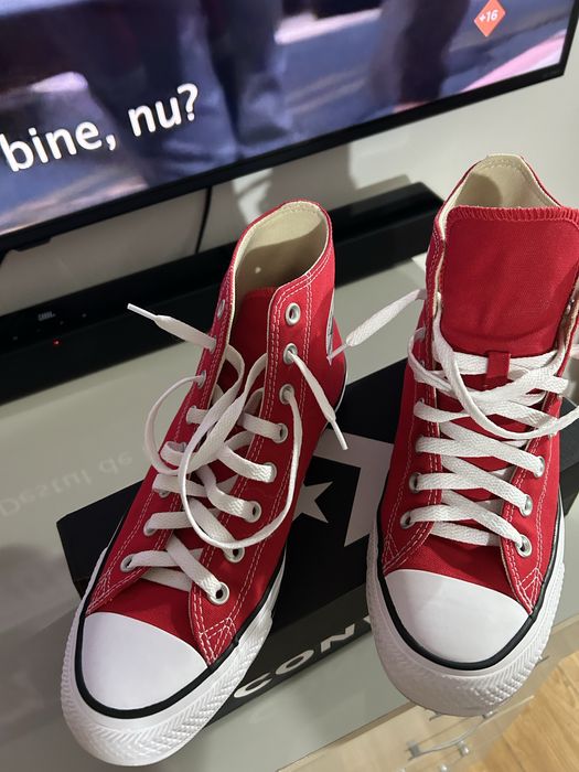 Vand Converse marimea 42 (27 cm)
