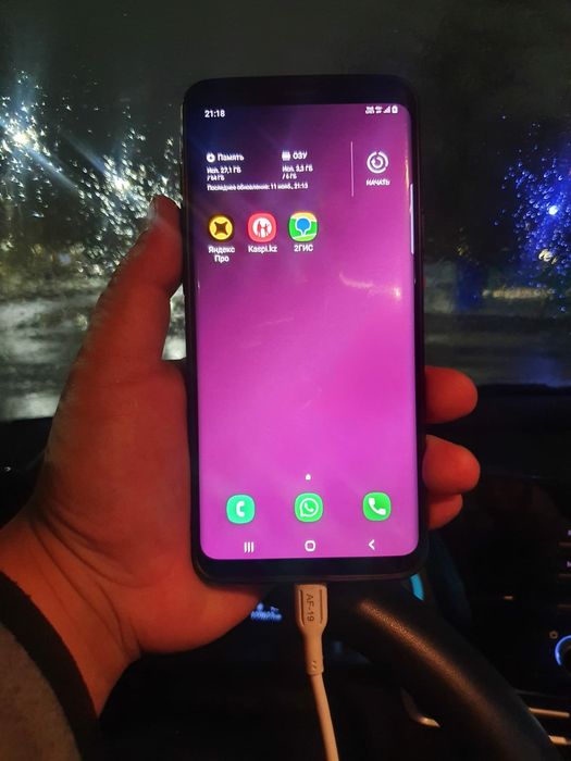 Продам самсунг С 9+