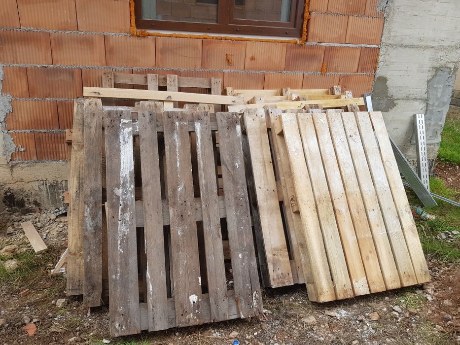 Продавам дървени палети