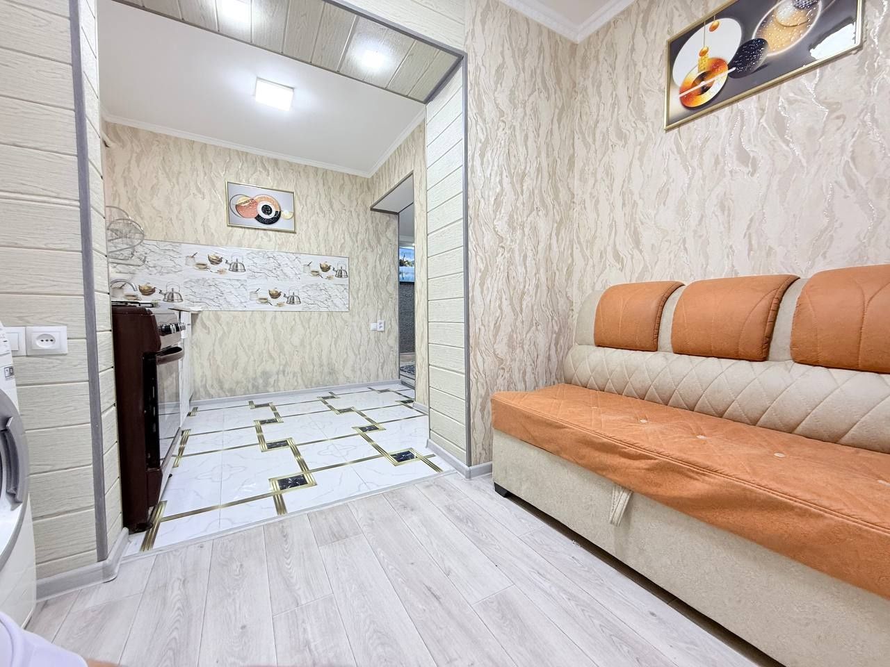 Продам чиланзар 24.  Одна переделанная на двух