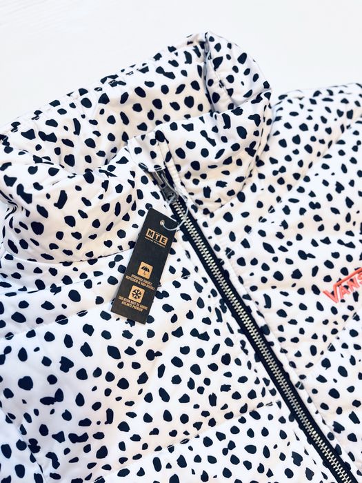 Geaca impermeabila 12-13 ani noua