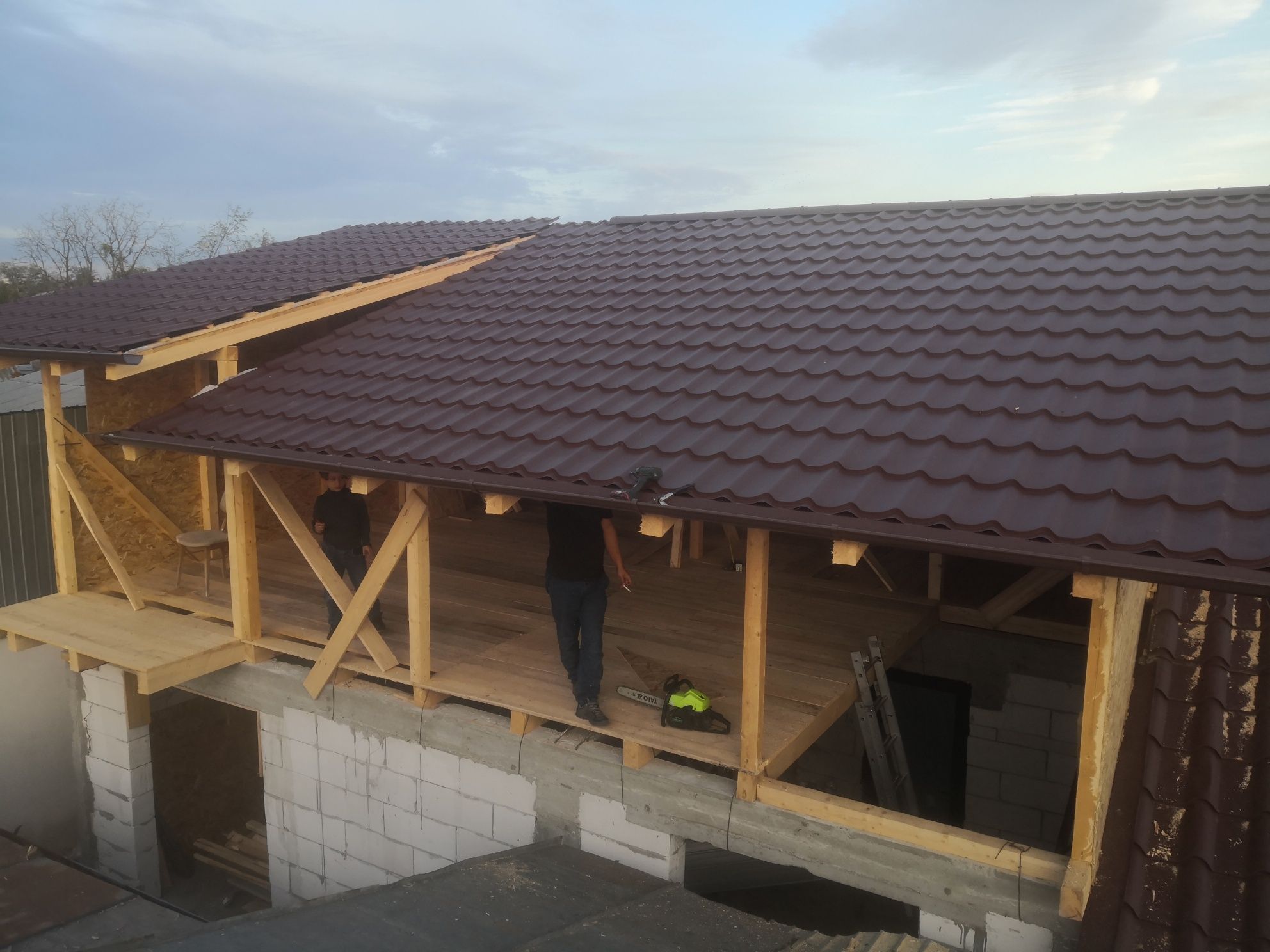 Reparatii acoperis montaj tigla metalica tigla ceramica mansarde