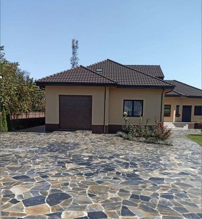 Vand si montez piatra naturală