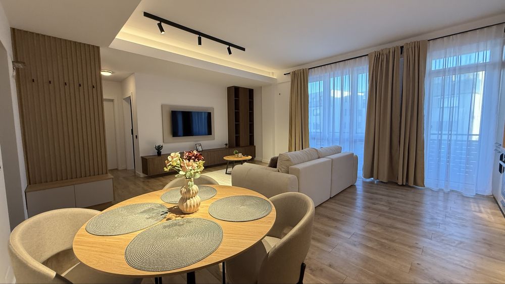 Persoana fizica vand Apartament 2 cam Lux,zona VIVO str Razoare