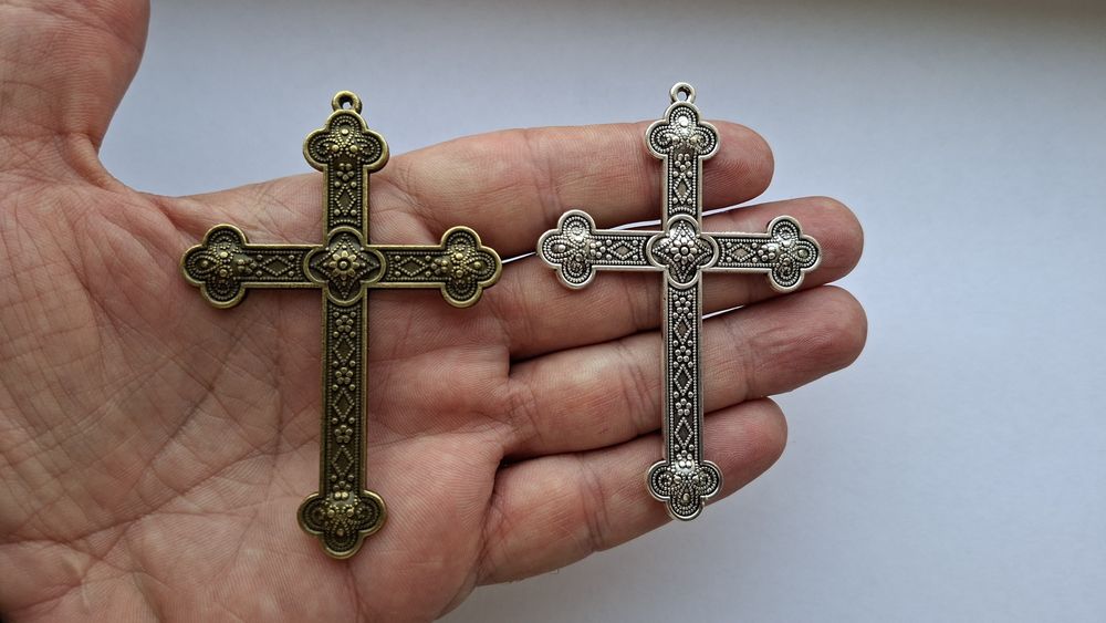 Cruciulițe / cruci din metal