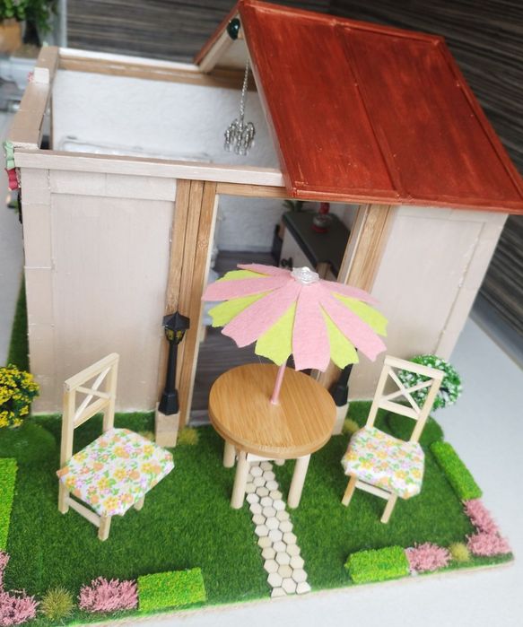 Дървена къща за кукли