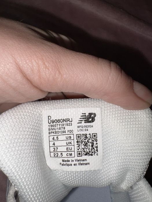 Pantofi 37 New Balance 9060 Alb Albi Noi nepurtati New never worn