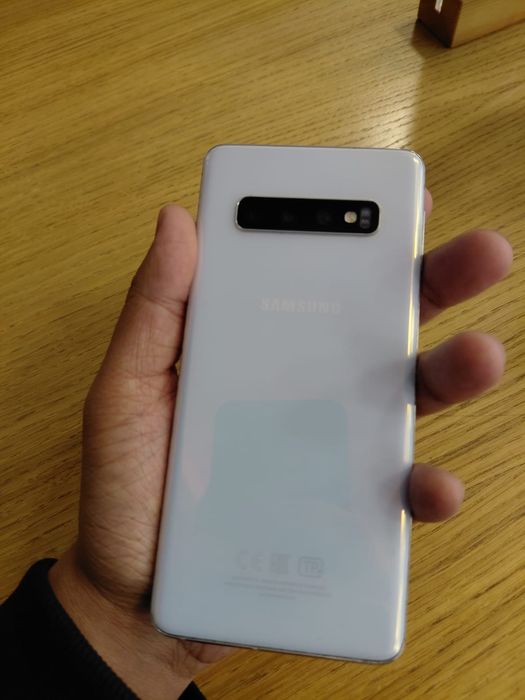 Продам samsung s10