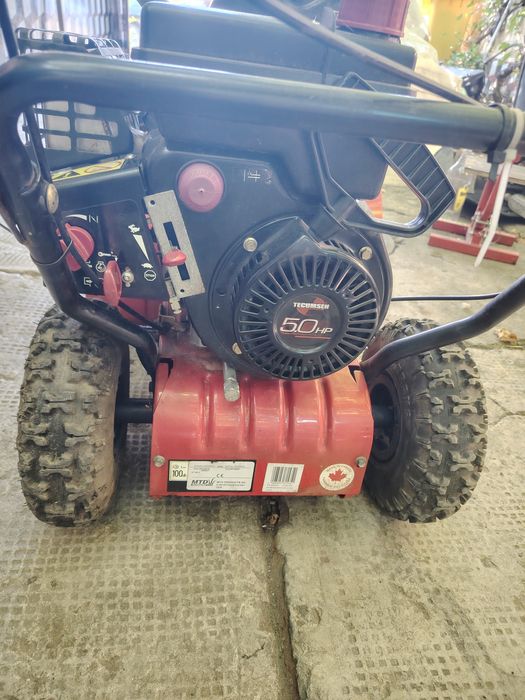 Vând freza de zapada