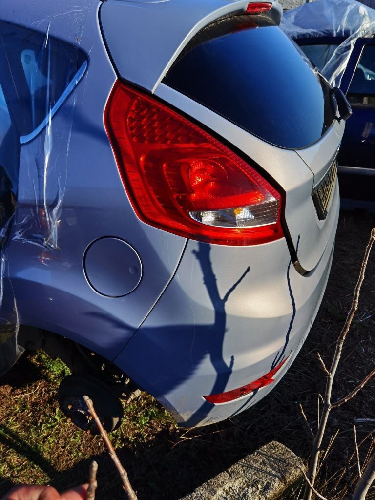 Haion luneta bară stop stanga dreapta ford fiesta 2008 2009 2010 2011