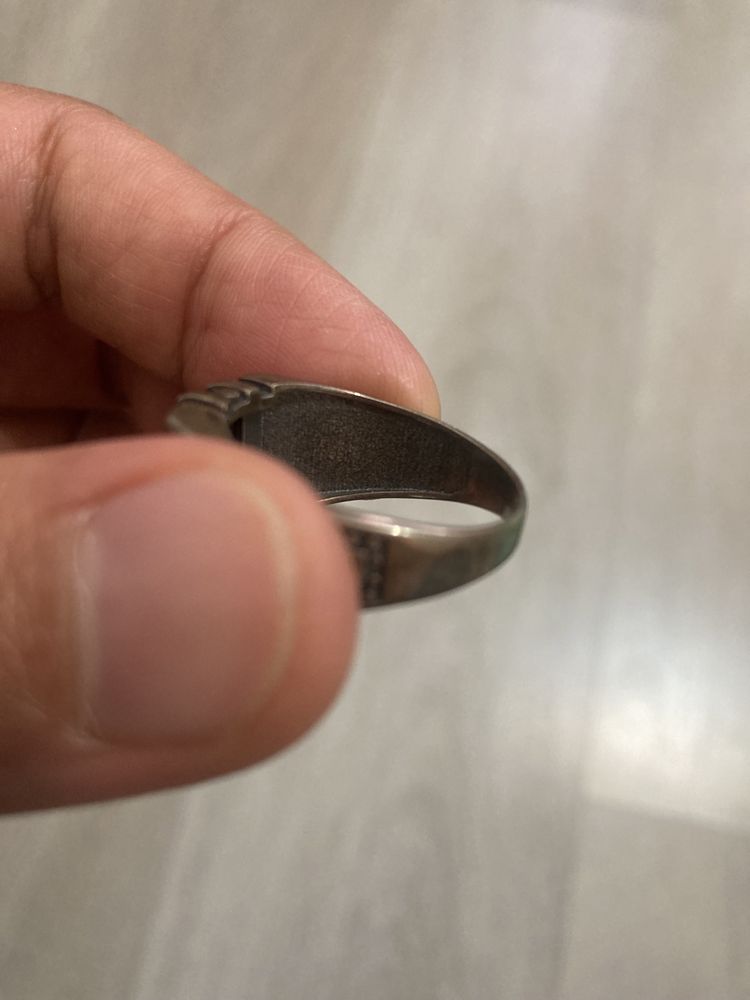 Продам кольцо серебряное мужское