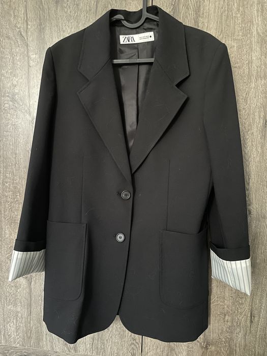 Черно сако на Zara