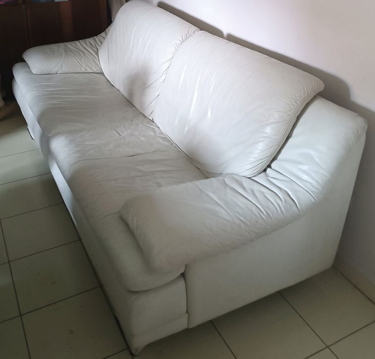 Canapea din piele