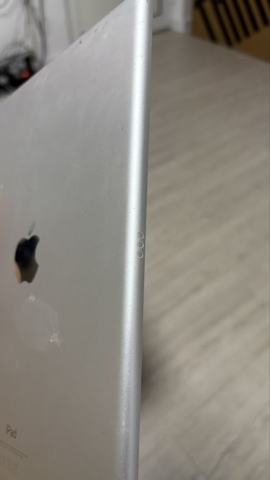 iPad 9th Gen A2602 Neverlock 64 GB-Face ID OK-Baterie 94%-Vezi Anunt-