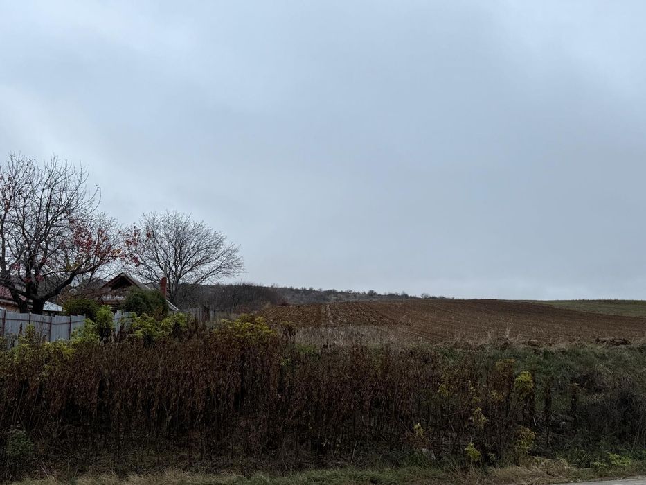 Teren de vânzare în Poienari !!