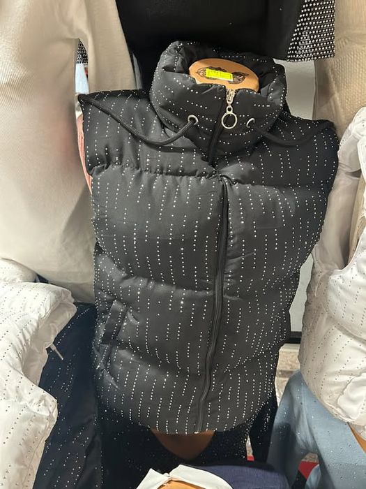 Vestute cu pietricele foarte calduroase de la S pină la XL