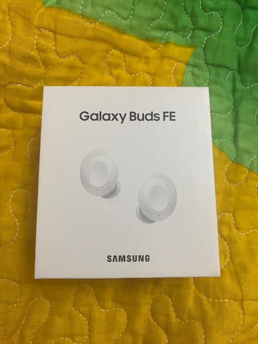 Продам без проводной наушник! Новый! Galaxy Buds FE.