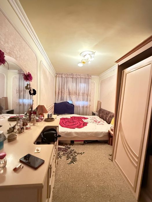 Срочно Продаётся 5 комнатная квартира адрес Мархабо