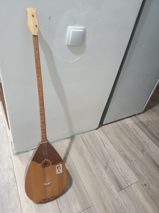 Домбыра . состояние отличное