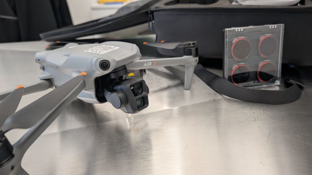 DJI Air 3 Fly More Combo - Като НОВ, с 2 контролера и аксесоари