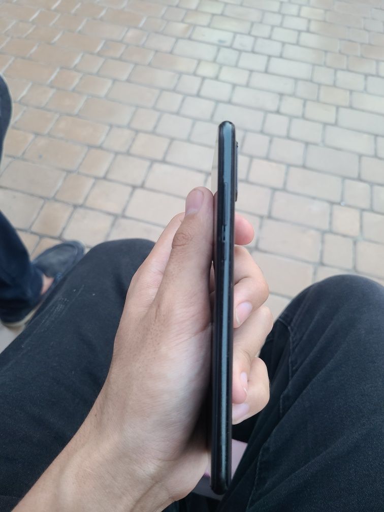 Продаётся Huawei P30 Lite (не включается)