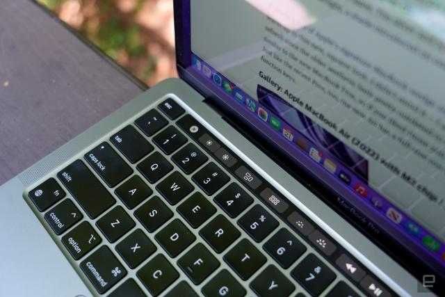Laptop Apple MacBook Pro 13" Apple M2 8 GB, 256GB SSD,Garantie EMAG