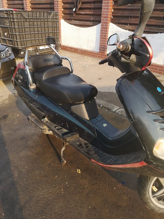 Vând Piaggio hexagon 250cc cu acte