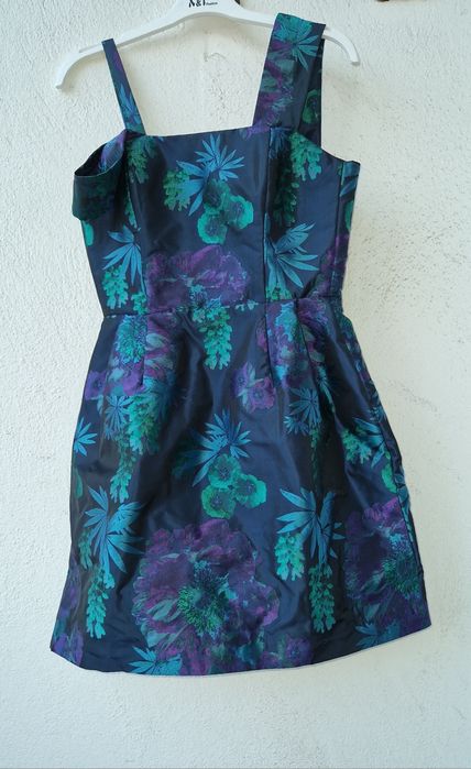 Прекрасна рокля от италианска тафта