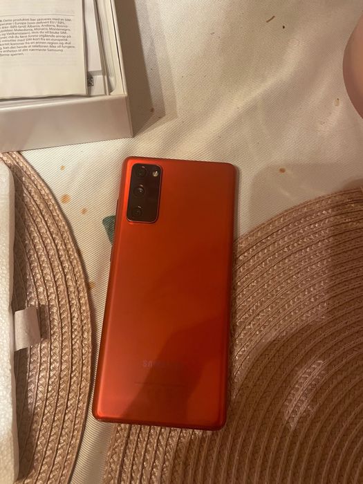 Смартфон Samsung S20 fe и samsung galaxy warch active 2