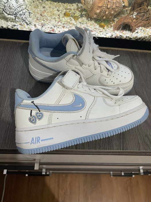 Кроссовки детские. Б/у Для девочки. Размер 32