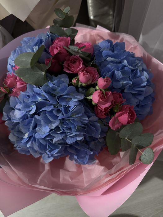 В связи с отъездом продаю шикарные, свежие букеты