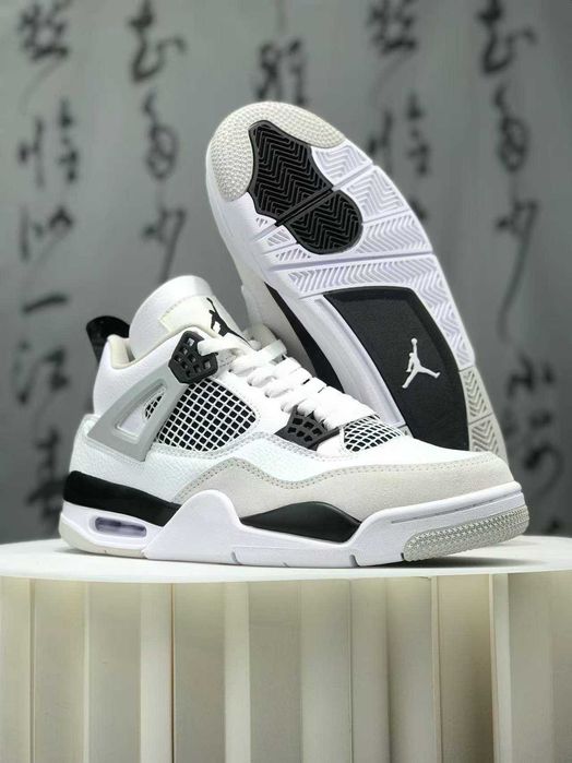Jordan 4 Retro Military Black EU40