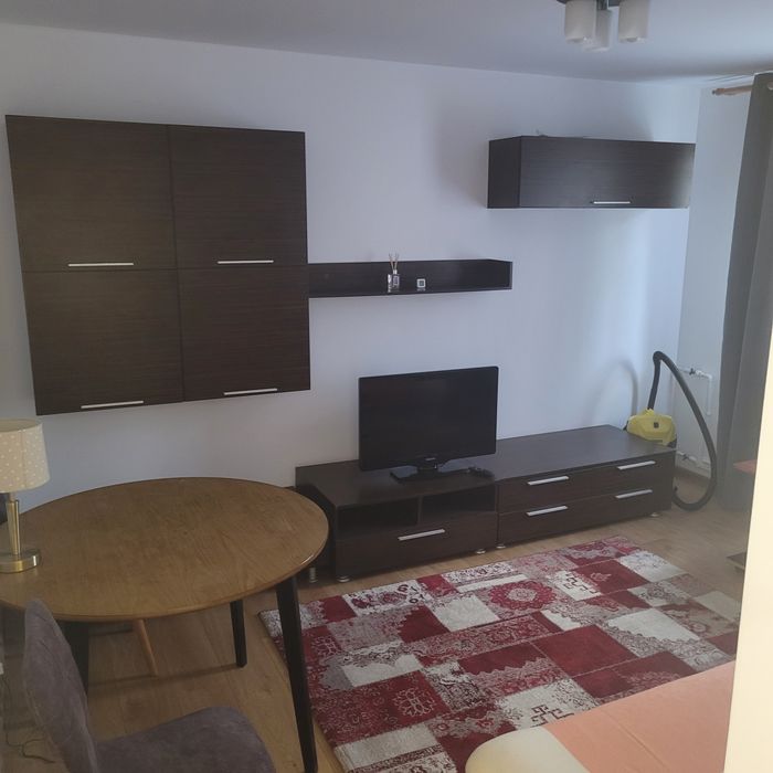 PF închiriez apart. 2 cam recent renovat