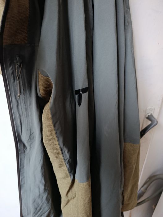 Vând geacă sport Columbia Titanium