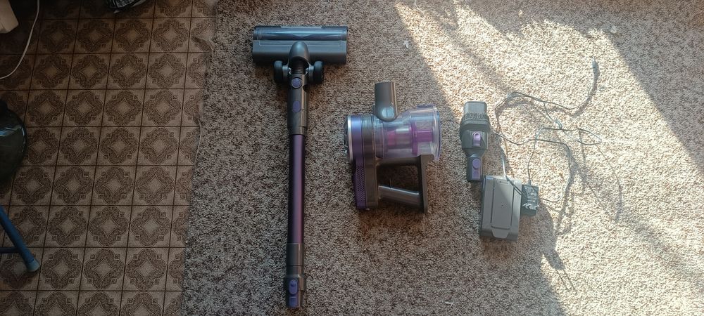 Продам пылесос  безпроводной вертикальный