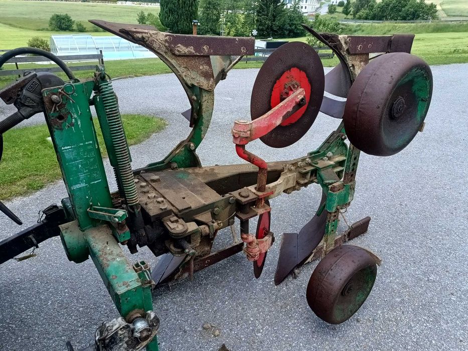 Plug 2 brazde, reversibil hidraulic