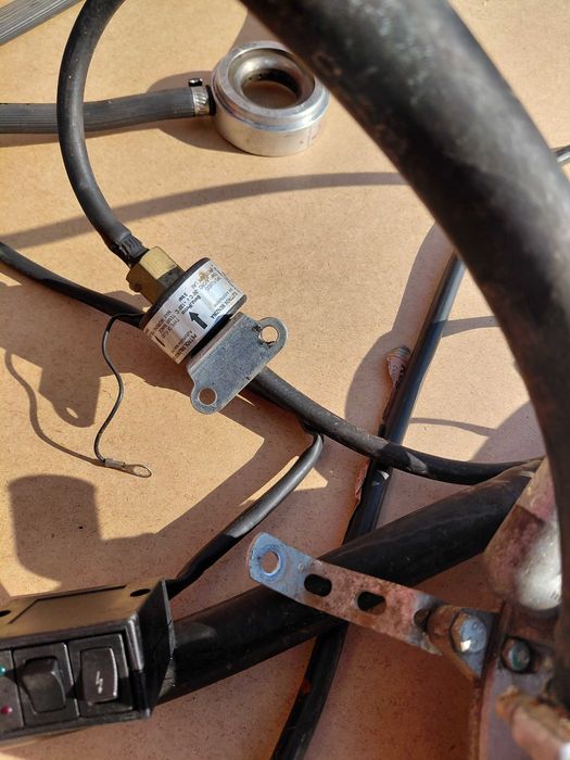 Продава се почти нова АГУ пълен комплект.