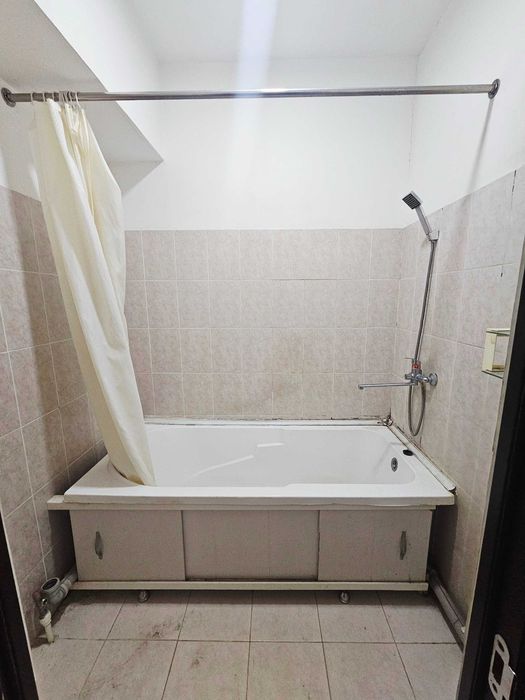 Sergeli 8-xududda 3 xonali uy sotiladi.