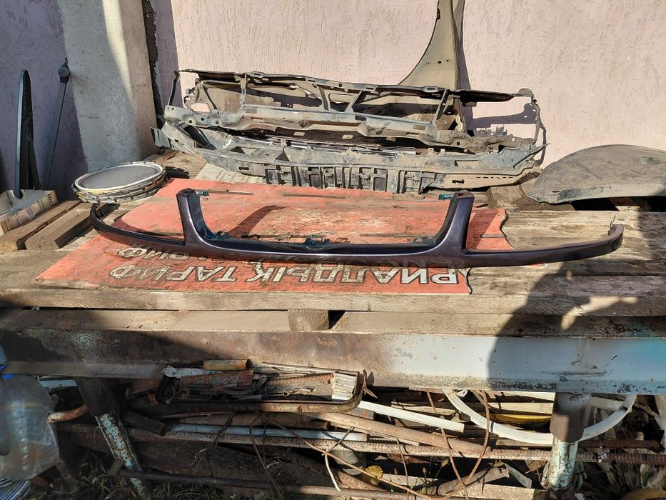 продам поперечную декоративную планку передней панели (улыбка)