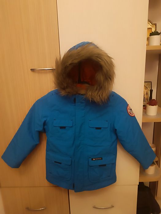 Vând geacă Decathlon pentru copil 4-5 ani (103-112cm)