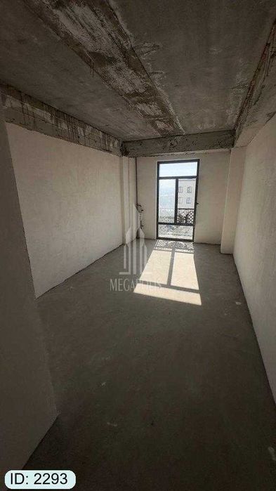 sharq chevarda  3 xona karobka kvartira sotiladi №2293