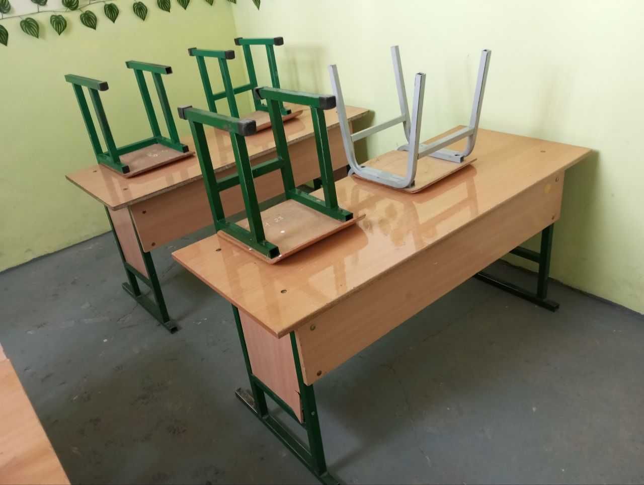 Chirchiq shahrida Parta va stullar sotiladi
