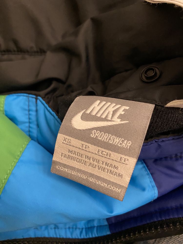 NIKE дамско яке с две лица