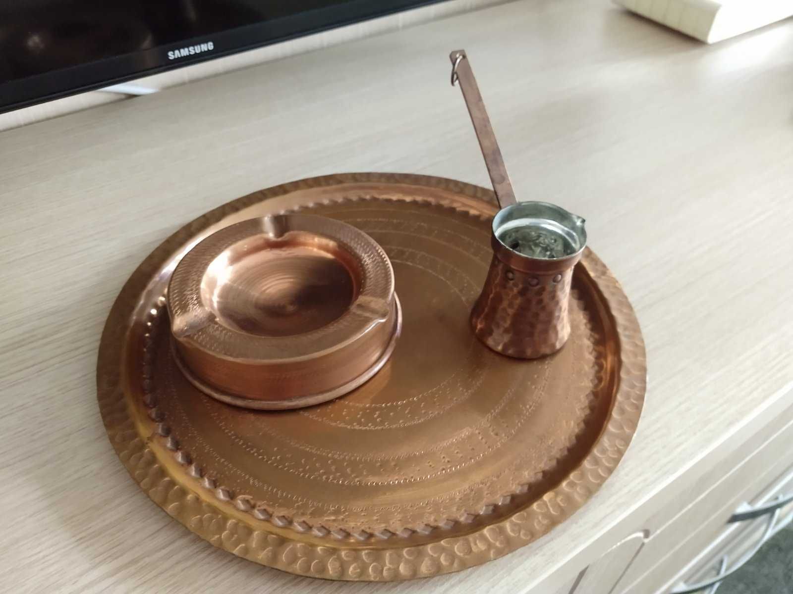Каничка, меден поднос и джезве