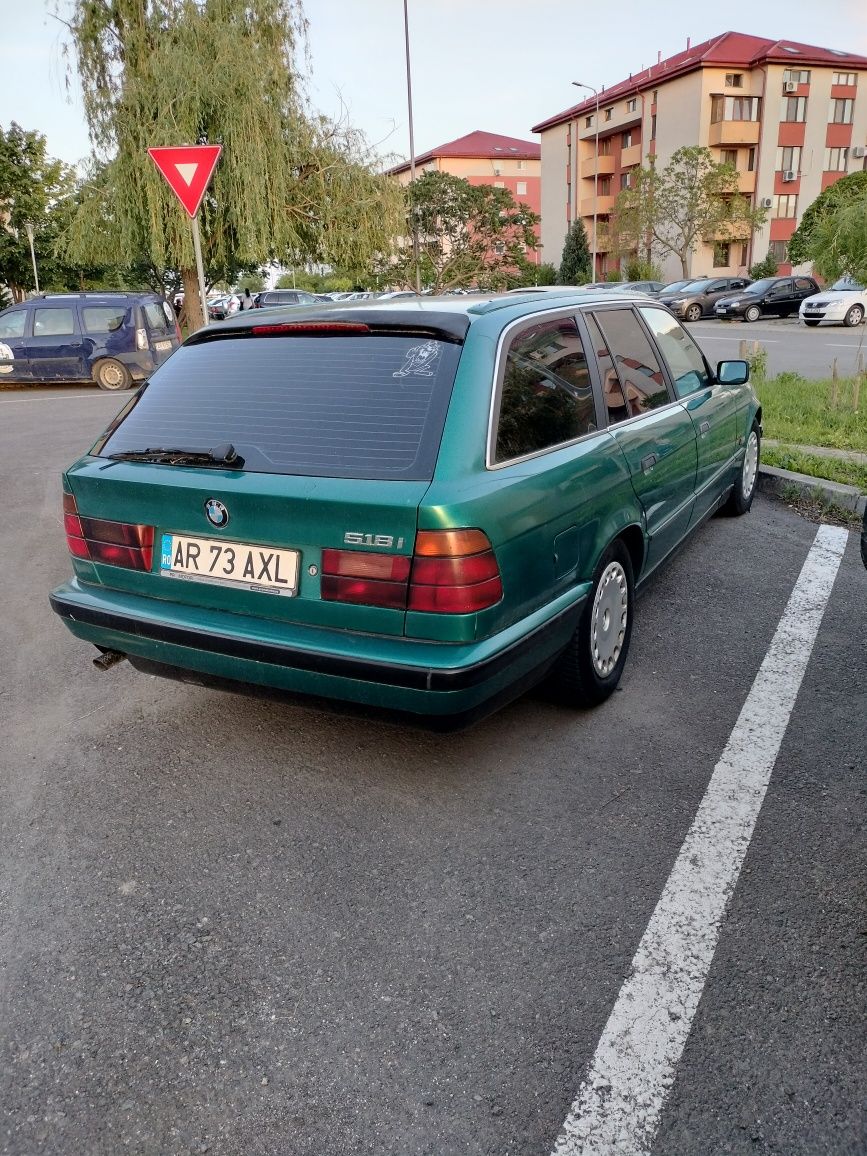 Vând BMW 34 518 i