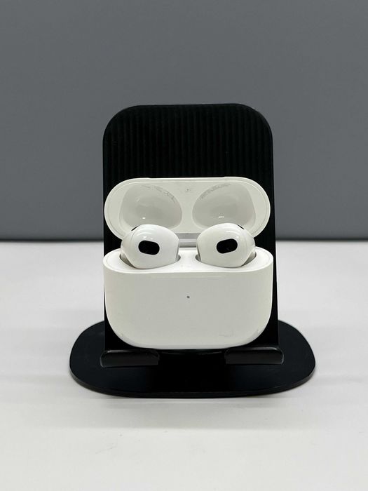 AirPods 4 series