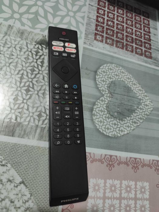 TV smart Philips foarte mare 139 cm