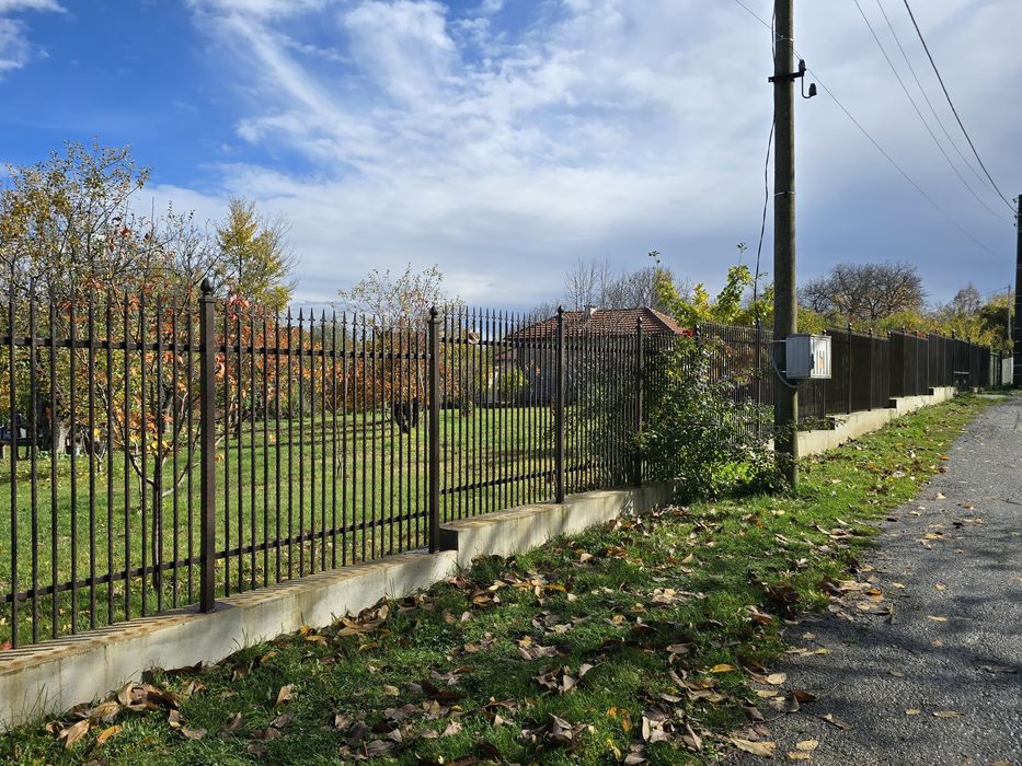 Продавам къща с. ЧУКОВЕЦ, област Перник