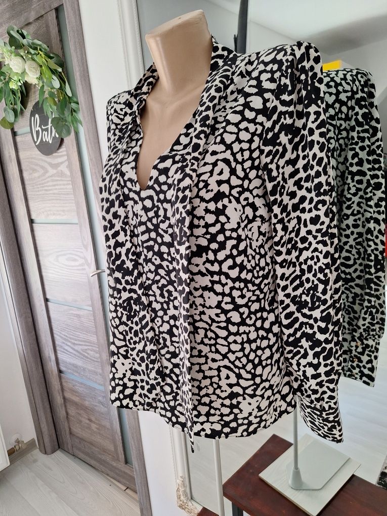 Bluza noua Anglia M..de brend..superba