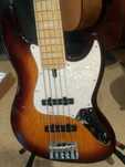 Chitara bass 5 corzi Marcus Miller